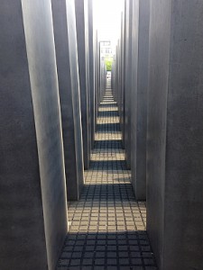 Berlin_Holocaust_Mahnmal_300